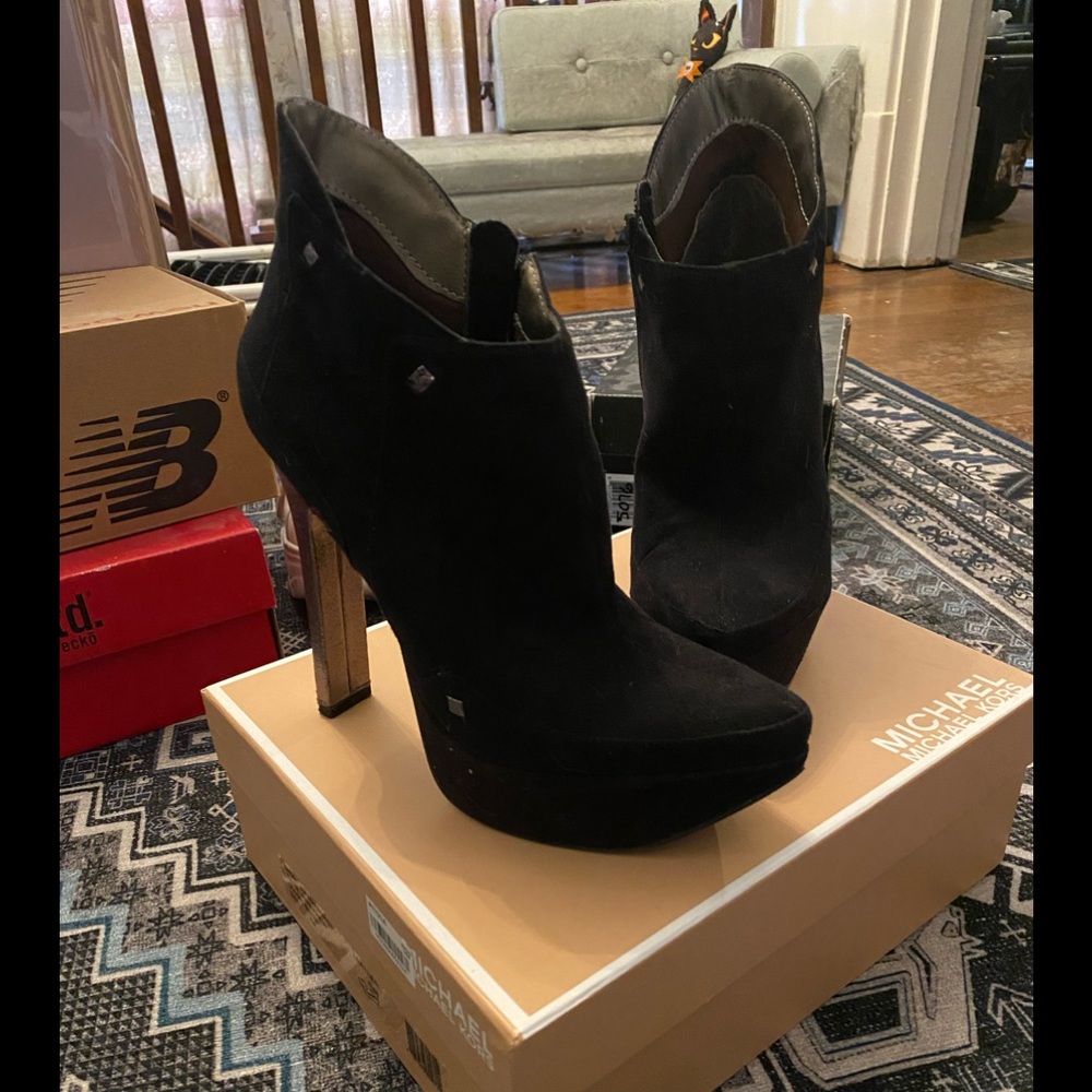 Michael antonio manila high heel